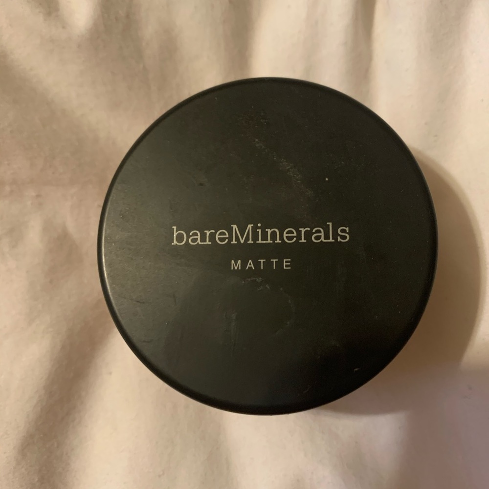 Bare mineral matte foundation shed fairly light